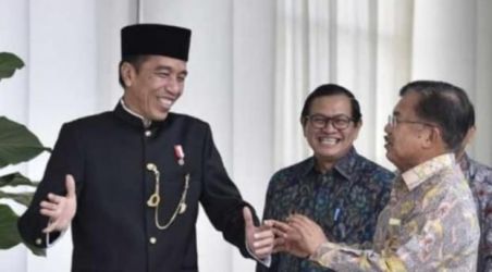 Jokowi dan Yusuf Kalla terlibat berbincang santai dalam suatu kesempatan. (Ist)