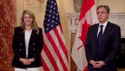 Menlu Amerika Serikat Antony J Blinken (kanan) saat bertemu Menlu Kanada. (Ist)