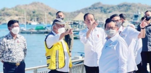 Presiden Jokowi saat meninjau beberapa proyek yang ada di Labuan Bajo, NTT. (Dok. Setpres)