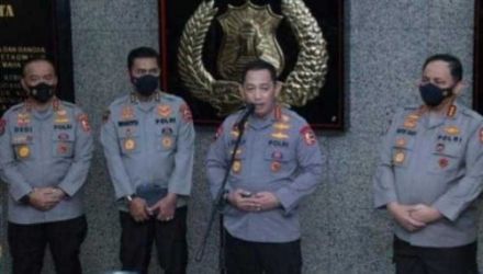Kapolri Jenderal Listyo Sigit Prabowo saat memberikan keterangan pers terkait kasus polisi tembak polisi. Foto : Istimewa