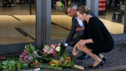 Perdana Menteri Denmark saat melakukan karangan bunga di Mall Field, Copenhagen, Denmark. (Ist)