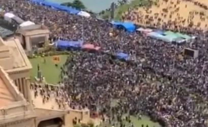 Masyarakat Sri Lanka menyerbu kantor Pemerintahan. (Ist)