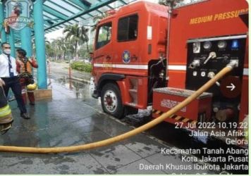 Plaza Senayan Lantai 1 Kebakaran, 3 Mobil Pemadam Diterjunkan. (Ist)