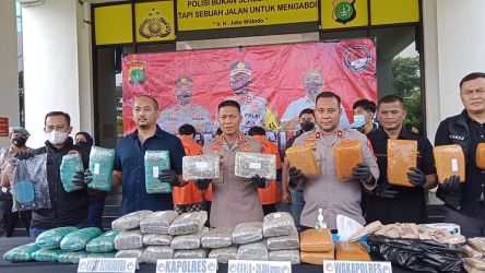 olres Tangerang Selatan (Tangsel) berhasil menggagalkan peredaran narkotika jenis ganja hingga mencapai seberat 39 kilogram. (tangselpos.id/rmn)