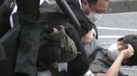 Tetsuya Yamagami saat diamankan Polisi Jepang. (Ist)
