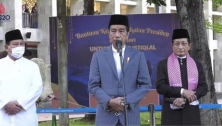 Presiden Joko Widodo saat memberikan keterangan usai melaksanakan Salat Idhul Adha di Masjid Istiqal. (Ist)