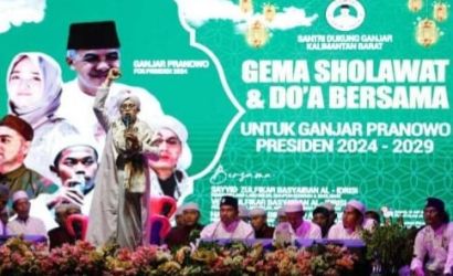 Gema sholawat dan doa dari ribuan santri dan ulama dari Ponpes Nurul Jadid, Kalbar untuk Ganjar sebagai Presiden 2024. (Ist)
