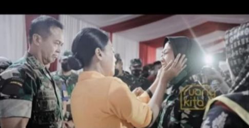 Panglima TNI beserta Istri saat menemui Serka Rizka di Ciwidey, Kabupaten Bandung. (Ist)