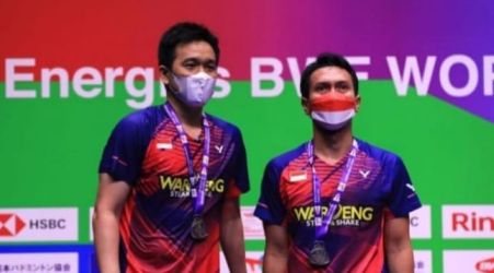 Hendra'/Ahsan hanya bawa pulang medali perak di kejuaraan dunia badminton 2022. Foto : Istimewa