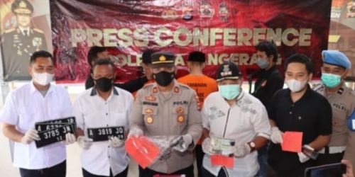 MA dan NH berhasil diamankan Polsek Kresek terkait pencurian sepeda motor. Foto : Istimewa