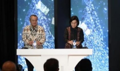 Menteri Keuangan Sri Mulyani bersama Gubernur BI saat peluncuran uang kertas baru. (Ist)