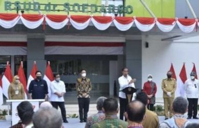 Presiden Jokowi saat meresmikan RSUD dr. Soedarso di Kelurahan Bangka Belitung Laut, Pontianak, Kalimantan Barat. (Dok. Setpres)
