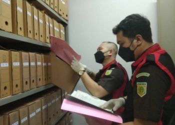 Tim Kejari geledah kantor BRI Pandeglang. (Ist)