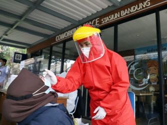 Mudahkan PKAI Sediakan Layanan Vaksinasi Dan PCR Di Stasiun. (Ist)