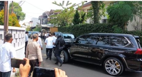 Rombongan pengurus PDIP menuju kantor KPU di Jln Imam Bonjol, Jakarta Pusat. (Ist)