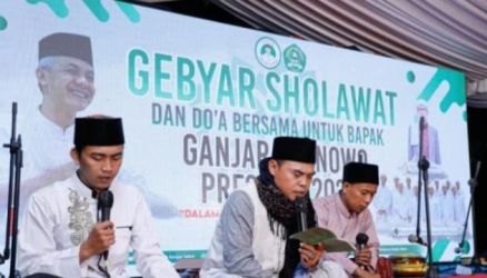 Ribuan santri dan ulama Purwakarta gelar doa dan salawat diinisiasi Santri Dukung Ganjar. (Ist)