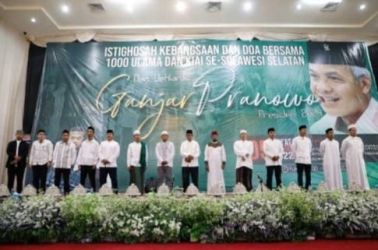 Ribuan santri, ustadz, kiai dan ulama se Sulawesi Selatan menggelar acara dukung Ganjar Pranowo  Presiden 2024. (Ist)