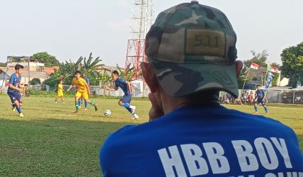 Perebutan tiket 16 besar antara HBB Boy dengan Ulujami FC pada Jumat (19/8), berakhir lewat adu penalti.(Foto: dok.Panitia Bina Jaya Cup)