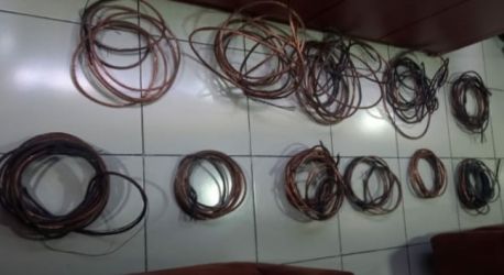 Barang bukti yang diamankan dari tangan 2 pencuri kabel penangkal petir. Foto ; Istimewa