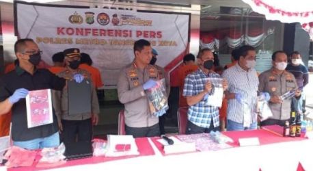 Polres Metro Tangerang Kota melakukan konferensi pers terkait pengamanan 20 pelaku pungli. Foto : Istimewa