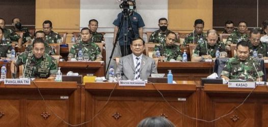 Hadir di Rapat DPR dengan Komisi III. Menhan Prabowo Subianto diapit oleh Panglima TNI Jenderal Andika Perkasa dan KASAD Jenderal Dudung Abdurachman. (Ist)