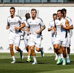 Para pemain Real Madrid sedang menjalani sesi latihan. (Ist)