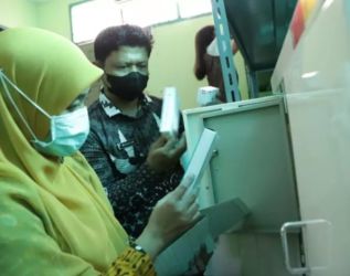 Dinas Kesehatan Kota Tangerang sedang menyambangi Puskesmas Karang Tengah. (ist)