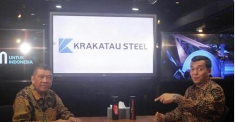 Direktur Utama Rakyat Merdeka/CEO RM Group Kiki Iswara bersama Direktur Utama PT Krakatau Steel Silmy Karim. (Foto : RM)