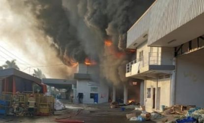 Gudang JNE di Depok yang terbakar. (Ist)