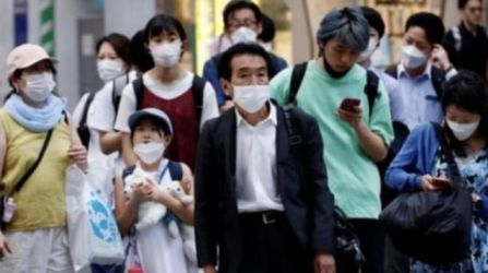 Warga Jepang tetap harus memakai masker ketika masuk hotel. (Ist)