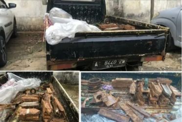 Polisi berhasil menyita besi spare part mesin dari ke tiga pelaku. (Ist)