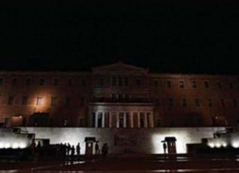 Gedung Wakil Rakyat Yunani  gelap gulita saat malam hari. (Ist)
