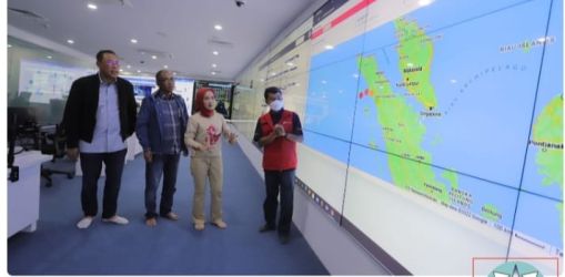 Direktur Utama PT Pertamina meninjau Pertamina Integreted Enterprise Data and Command Center di Grha Pertamina pada Sabtu (3/9). (Ist)