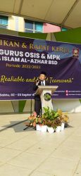 SMA Islam Al-Azhar BSD telah resmi melantik pengurus Osis dan MPK periode 2022-2023, di Lapangan Utama Al-Azhar BSD, pada Jum’at ( 02/09). (tangselpos.id/ist)