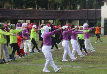 Pemkab Tangerang mengadakan senam bersama dalam rangka Haornas mengambil tema Bersama Cetak Juara mengambil tempat di Lapangan Maulana Yudha Negara , Tigaraksa. (Ist)