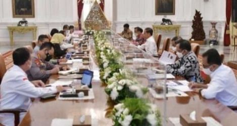 Rapat terbatas dipimpin Presiden Jokowi di Istana Merdeka. (Foto : Setpres)