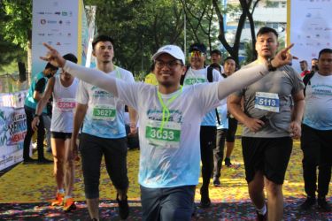 Keceriaan Wakil Wali Kota Tangsel, Pilar Saga Ichsan saat ikut Tangsel Marathon. (tangselpo.id/mg-1)