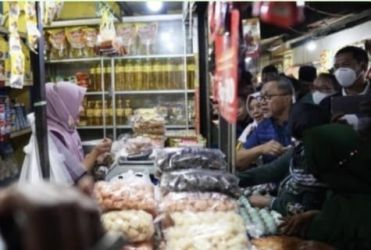 Menteri Perdagangan Zulkifli Hasan saat sidak ke Pasar Besar di Kota Malang, Jawa Timur. (Ist)