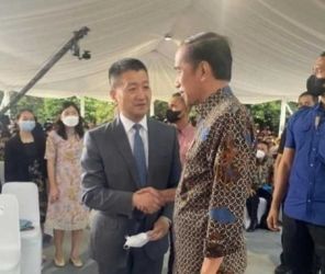 Presiden Jokowi dan Dubes China untuk Indonesia Lu Kang. (Foto : Setpres)