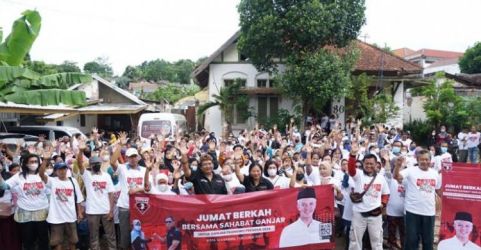 Warga Semarang mendeklarasikan dukungan Untuk Ganjar Pranowo Capres 2024. (Ist)