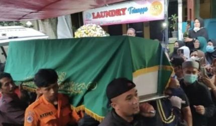 Jenazah Adzra Nabila mahasiswa IPB yang hanyut terbawa air akhir nya ditemukan di Tambora. (Ist)