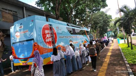 Bus Komisi Pemberantasan Korupsi (KPK) di Lapangan Cilenggang, Serpong, Tangerang Selatan. (tangselpos.id/ist)