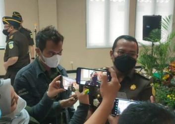 Kepala Seksi Intel Kejaksaan Negeri Kabupaten Tangerang Ate Quesyini Ilyas saat memberikan keterengan pers. (Ist)