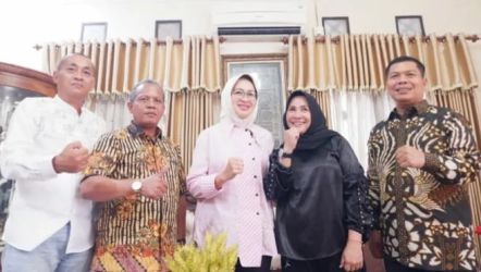 Airin saat silaturahmi di Desa Serdang, Kramatwatu, Serang Barat. Foto : Istimewa