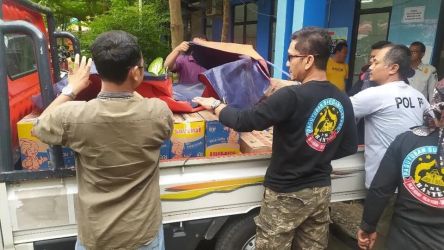 Barang bantuan dari Paguyuban Larang untuk korban banjir Lebak. (Ist)