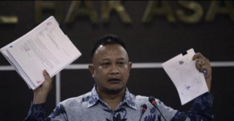 Anggota Komnas Ham Choirul Anam saat konferensi pers. Foto : Istimewa