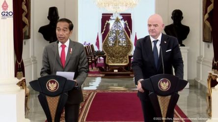 Presiden Jokowi dan Presiden FIFA Gianni Infantino. Foto : Setpres
