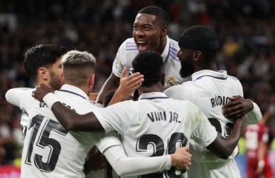 Para pemain Real Madrid merayakan kemenangan nya  usai menekuk Sevilla 3-1. (Ist)