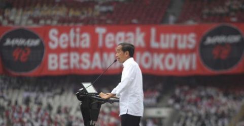 Presiden Jokowi saat memberikan sambutan pada acara Gerakan Nusantara Bersatu di GBK Sabtu (26/11). (Foto : Setpres)