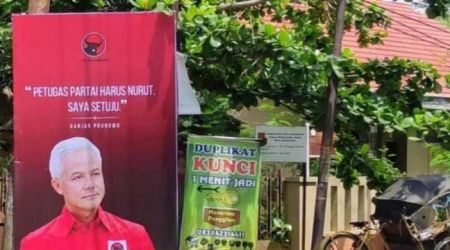 Spanduk yang membuat Ganjar Pranowo tidak senang. (Ist)